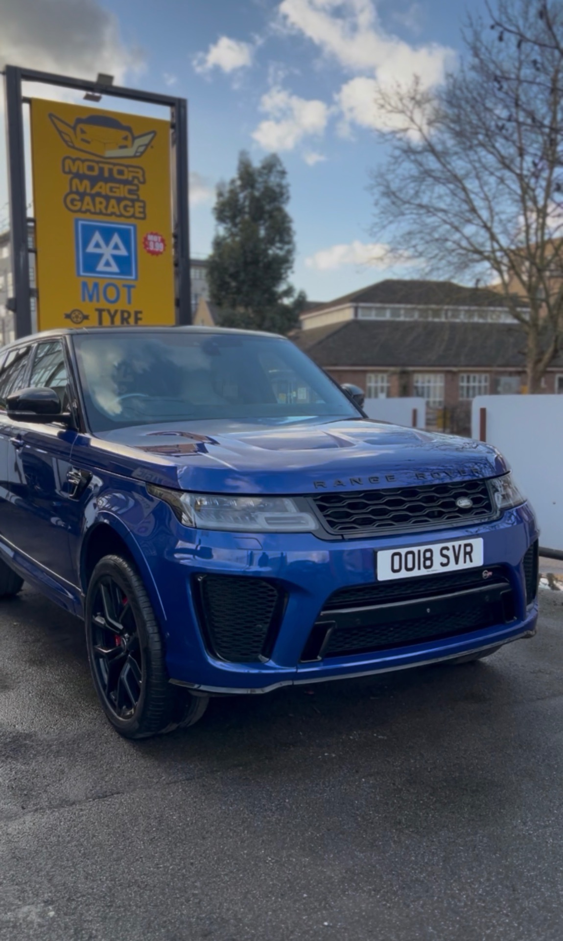 Range Rover Sport SVR — Ultimate Detail — 1