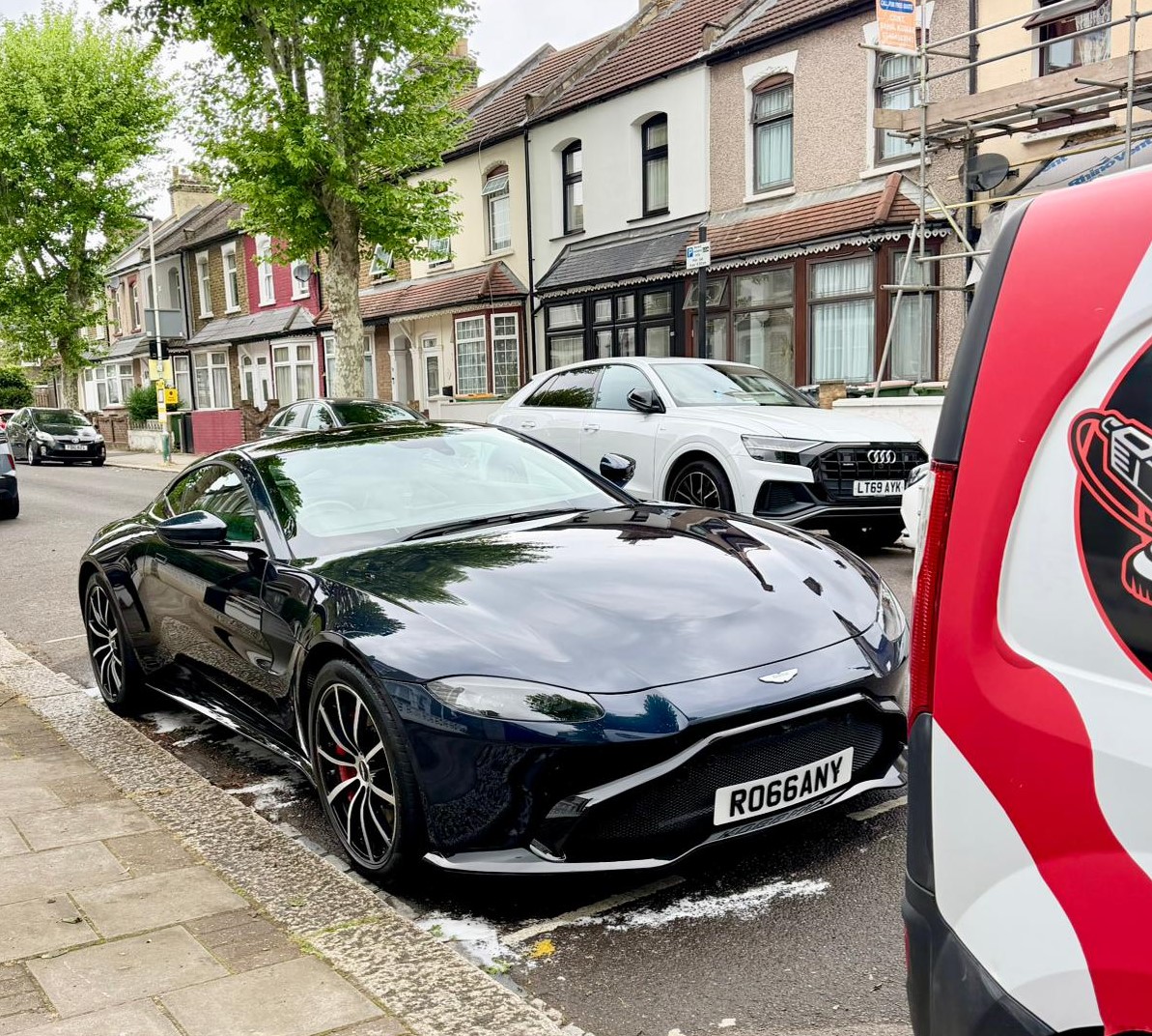 Aston Martin Vantage — Enhancement Polish — 1